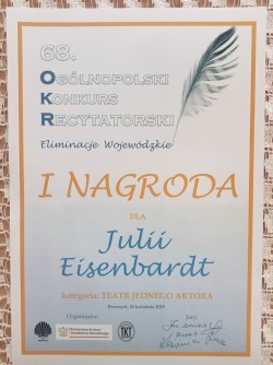 Dyplom za zajęcie I miejsca dla Julii Eisenbardt.